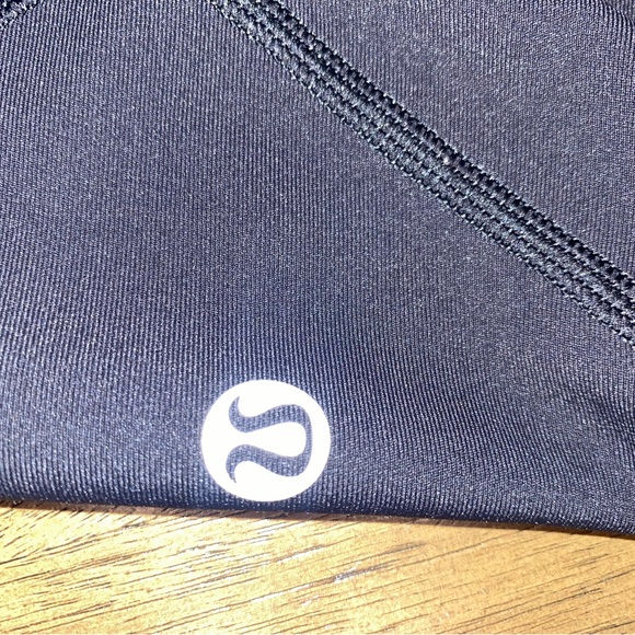 Rare Lululemon leggings size 4 - Picture 4 of 5